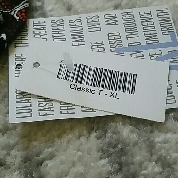 NWT Lularoe Classic Tee Size XL - Picture 3 of 4